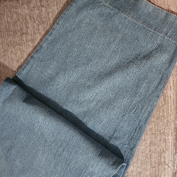 Just My Size light denim Capri. - Picture 7 of 10
